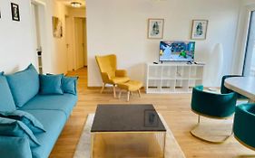Brand New Luxury 3 Bedrooms, Terrace And Free Parking - Noah